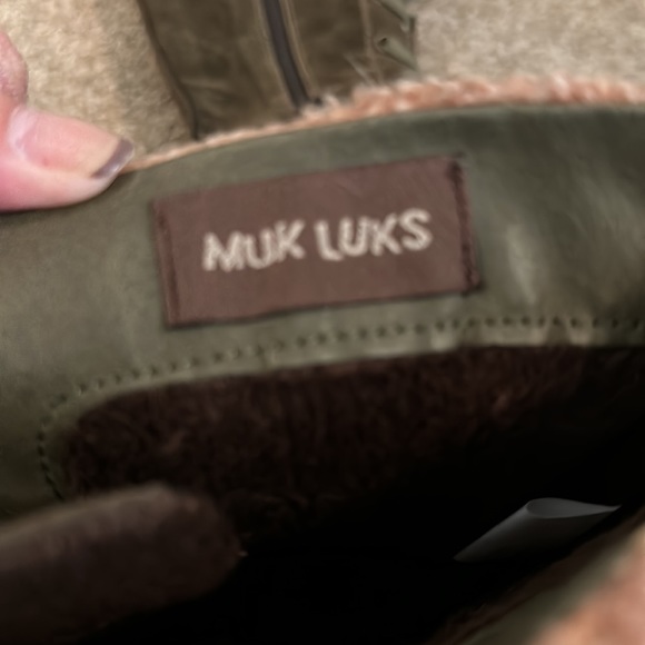 Boots - Picture 5 of 5